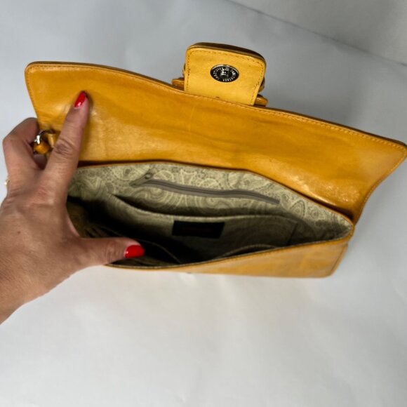 Hobo International Mustard Yellow Leather Clutch Purse With Buckle Strap & Wrist - Picture 2 of 7